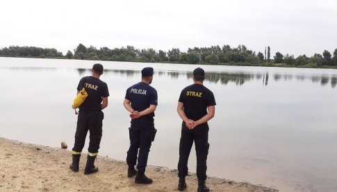 Świdniccy policjanci i strażacy wspólnie kontrolują akweny wodne na terenie powiatu