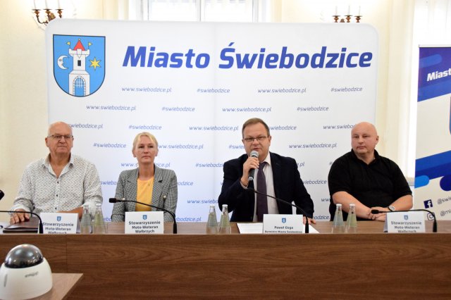 Zlot Pojazdów Zabytkowych w Świebodzicach - konferencja prasowa