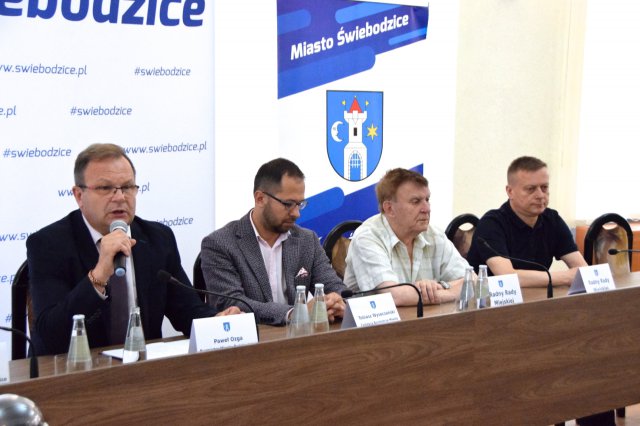 Współpracy Rady Miejskiej z Miastem Świebodzice i Burmistrzem Miasta - konferencja prasowa