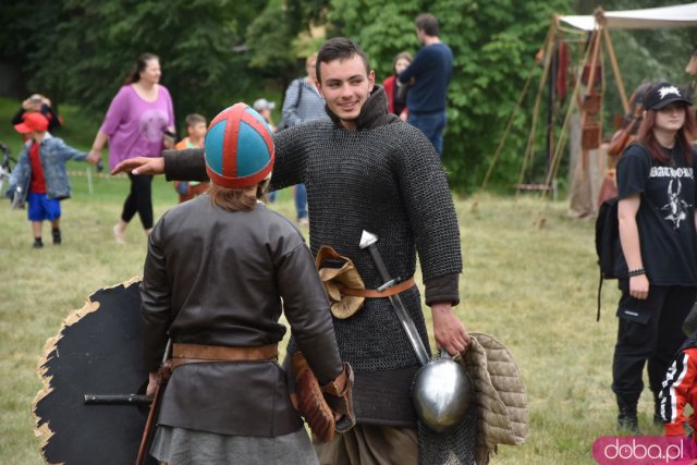 [FOTO] Tłumy na Jarmarku Średniowiecznym w Wierzbnej