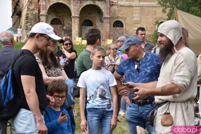 [FOTO] Tłumy na Jarmarku Średniowiecznym w Wierzbnej