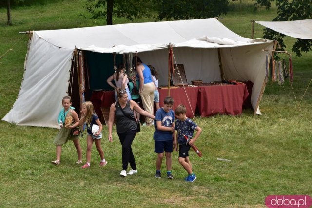 [FOTO] Tłumy na Jarmarku Średniowiecznym w Wierzbnej