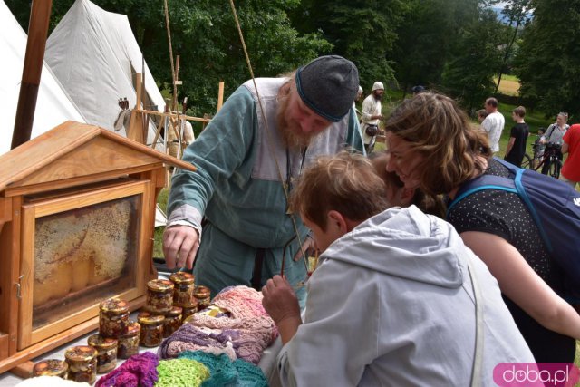 [FOTO] Tłumy na Jarmarku Średniowiecznym w Wierzbnej