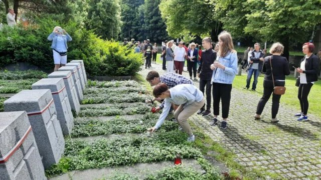 [FOTO] Uczniowie PSP Stanowice i PSP Goczałków „Szlakiem Ostrej Bramy”