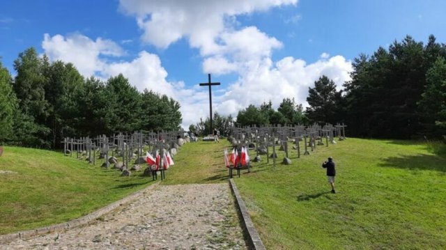 [FOTO] Uczniowie PSP Stanowice i PSP Goczałków „Szlakiem Ostrej Bramy”