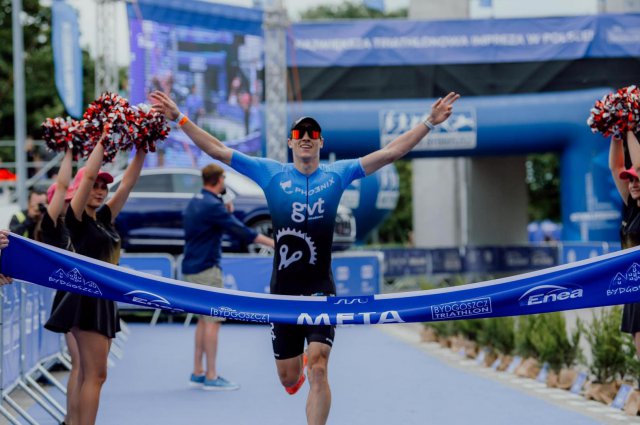 [FOTO] Kacper Stępniak ze Świebodzic zatriumfował w Enea Bydgoszcz Triathlon 