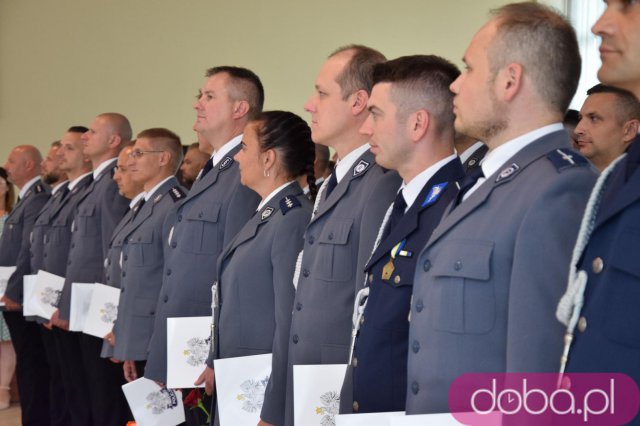 [FOTO] Uroczyste obchody Święta Policji z awansami i nagrodami