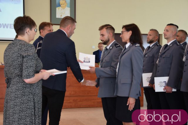 [FOTO] Uroczyste obchody Święta Policji z awansami i nagrodami