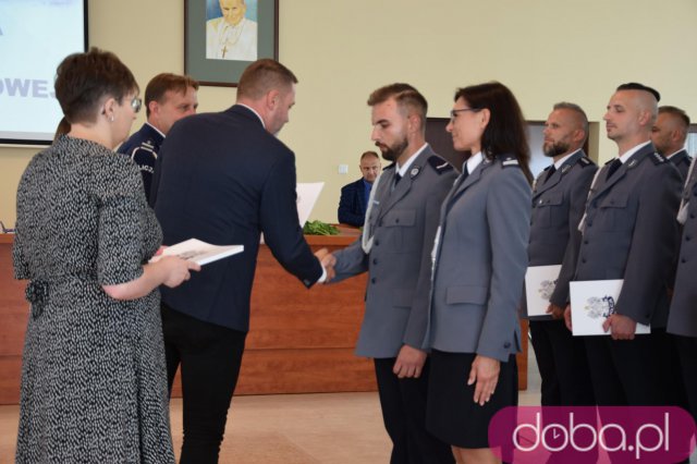 [FOTO] Uroczyste obchody Święta Policji z awansami i nagrodami