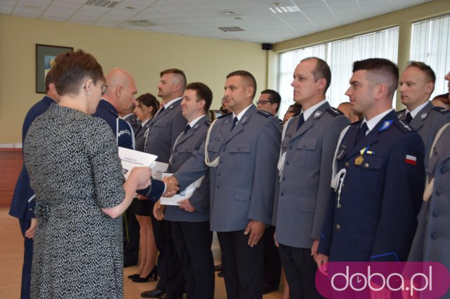 [FOTO] Uroczyste obchody Święta Policji z awansami i nagrodami