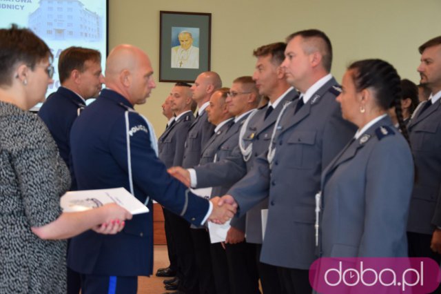 [FOTO] Uroczyste obchody Święta Policji z awansami i nagrodami