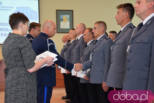 [FOTO] Uroczyste obchody Święta Policji z awansami i nagrodami