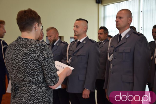 [FOTO] Uroczyste obchody Święta Policji z awansami i nagrodami