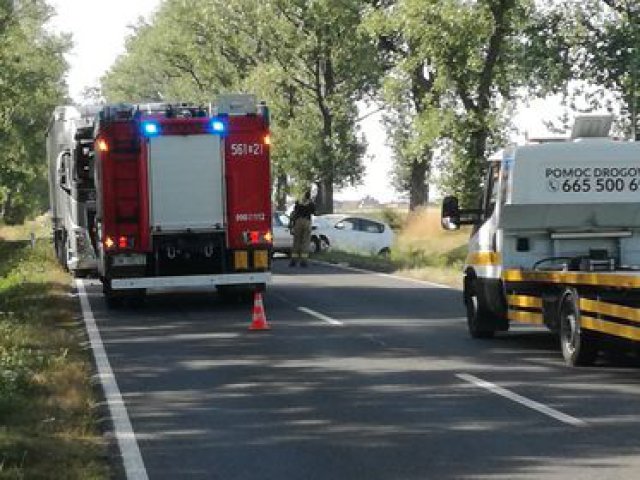 Zderzenie trzech samochodów. Jedna osoba trafiła do szpitala