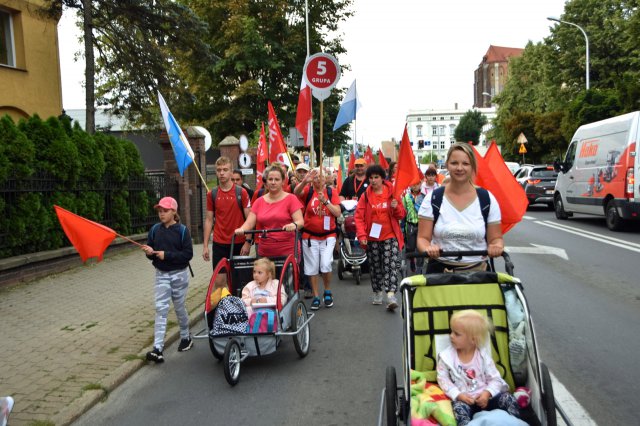 Wyruszyła XIX Piesza Pielgrzymka Diecezji Świdnickiej na Jasną Górę 