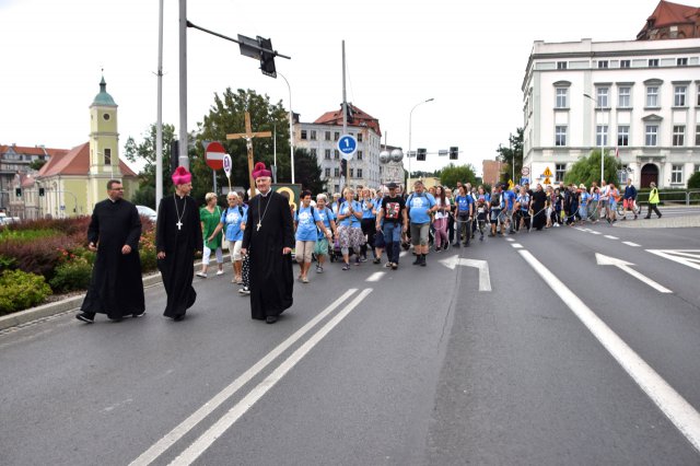 Wyruszyła XIX Piesza Pielgrzymka Diecezji Świdnickiej na Jasną Górę 