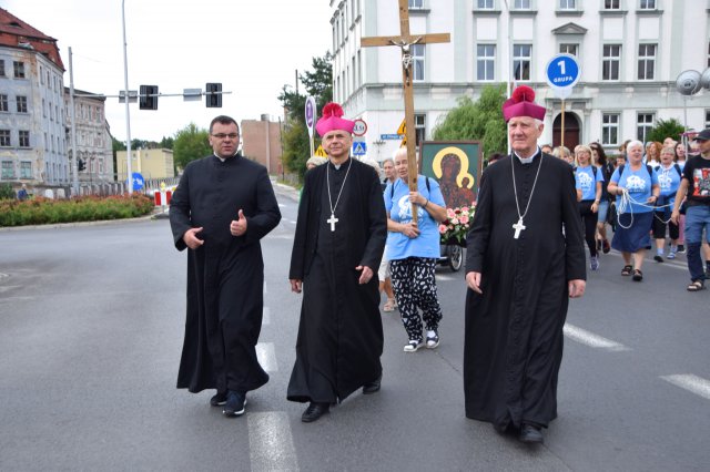 Wyruszyła XIX Piesza Pielgrzymka Diecezji Świdnickiej na Jasną Górę 