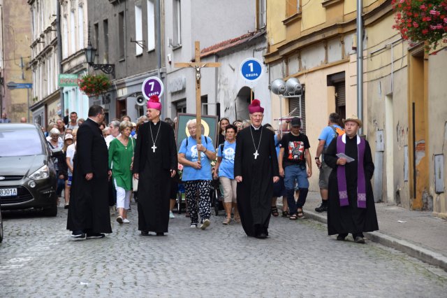 Wyruszyła XIX Piesza Pielgrzymka Diecezji Świdnickiej na Jasną Górę 