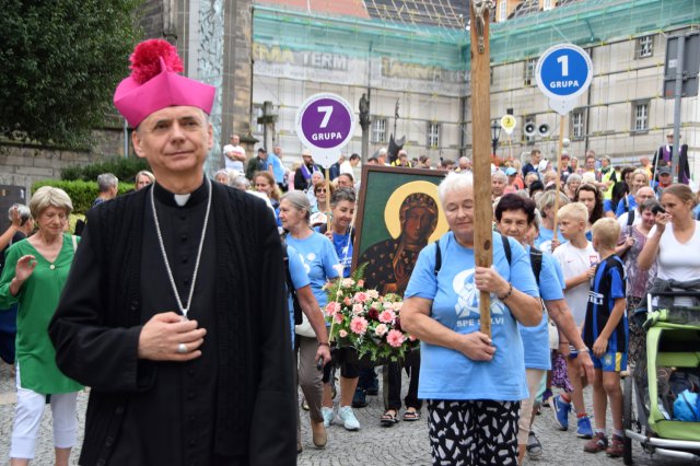 Wyruszyła XIX Piesza Pielgrzymka Diecezji Świdnickiej na Jasną Górę 