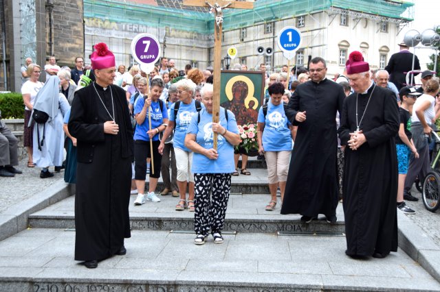 Wyruszyła XIX Piesza Pielgrzymka Diecezji Świdnickiej na Jasną Górę 