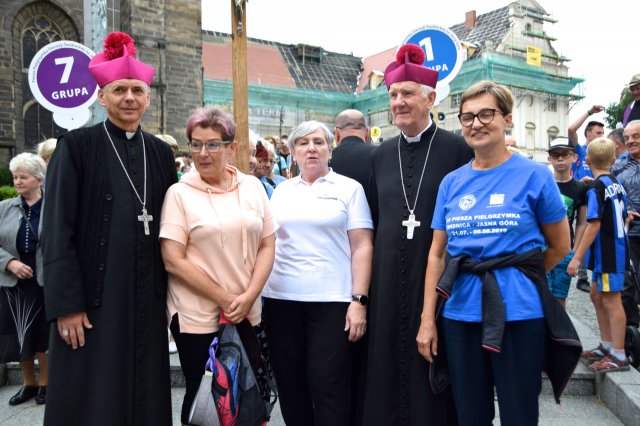 Wyruszyła XIX Piesza Pielgrzymka Diecezji Świdnickiej na Jasną Górę 