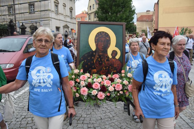 Wyruszyła XIX Piesza Pielgrzymka Diecezji Świdnickiej na Jasną Górę 