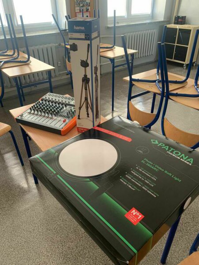 [FOTO] Nowoczesny sprzęt w szkołach w ramach programu „Laboratoria Przyszłości” 