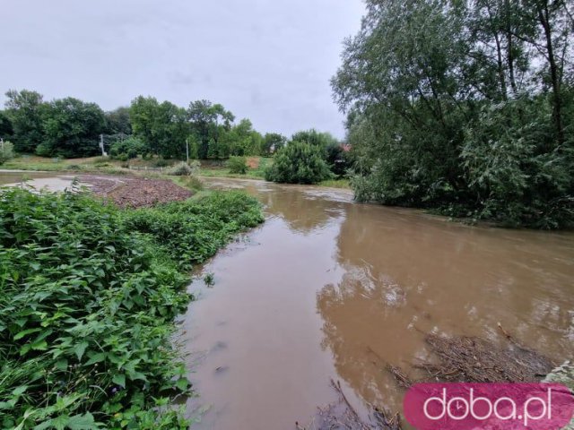 [FOTO] Zalane drogi i podtopienia w gminie Świdnica