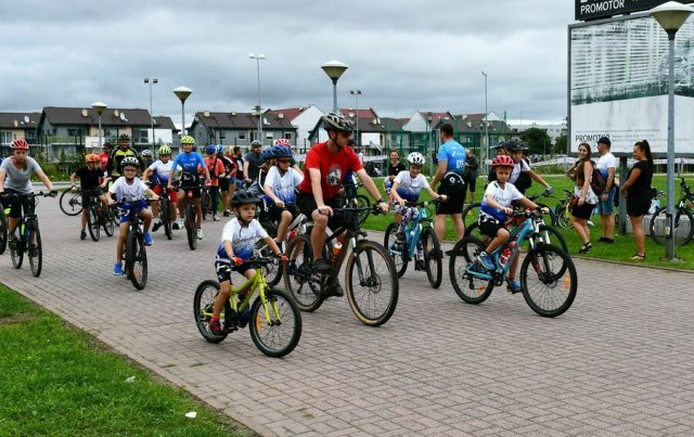 [FOTO]  II Piknik kolarski za nami 