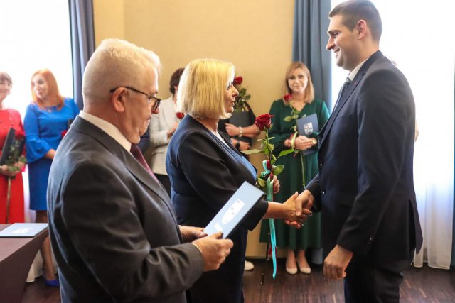 Nagrodzono świdnickich nauczycieli