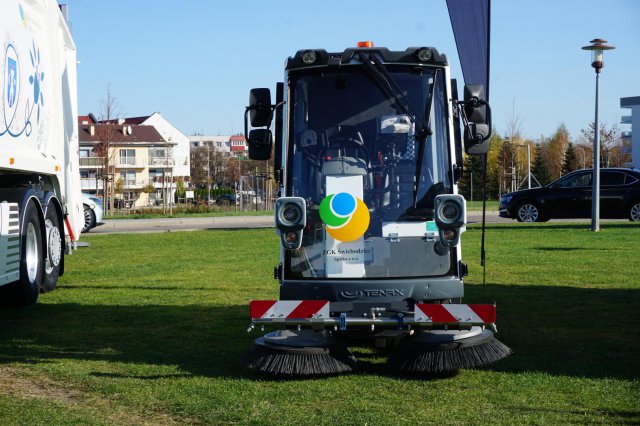 [FOTO] Świebodzice z pierwszą w Polsce elektryczną śmieciarką