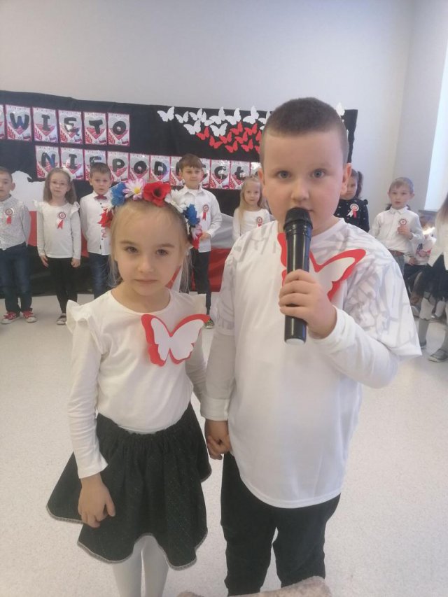 Kochają i szanują symbole narodowe