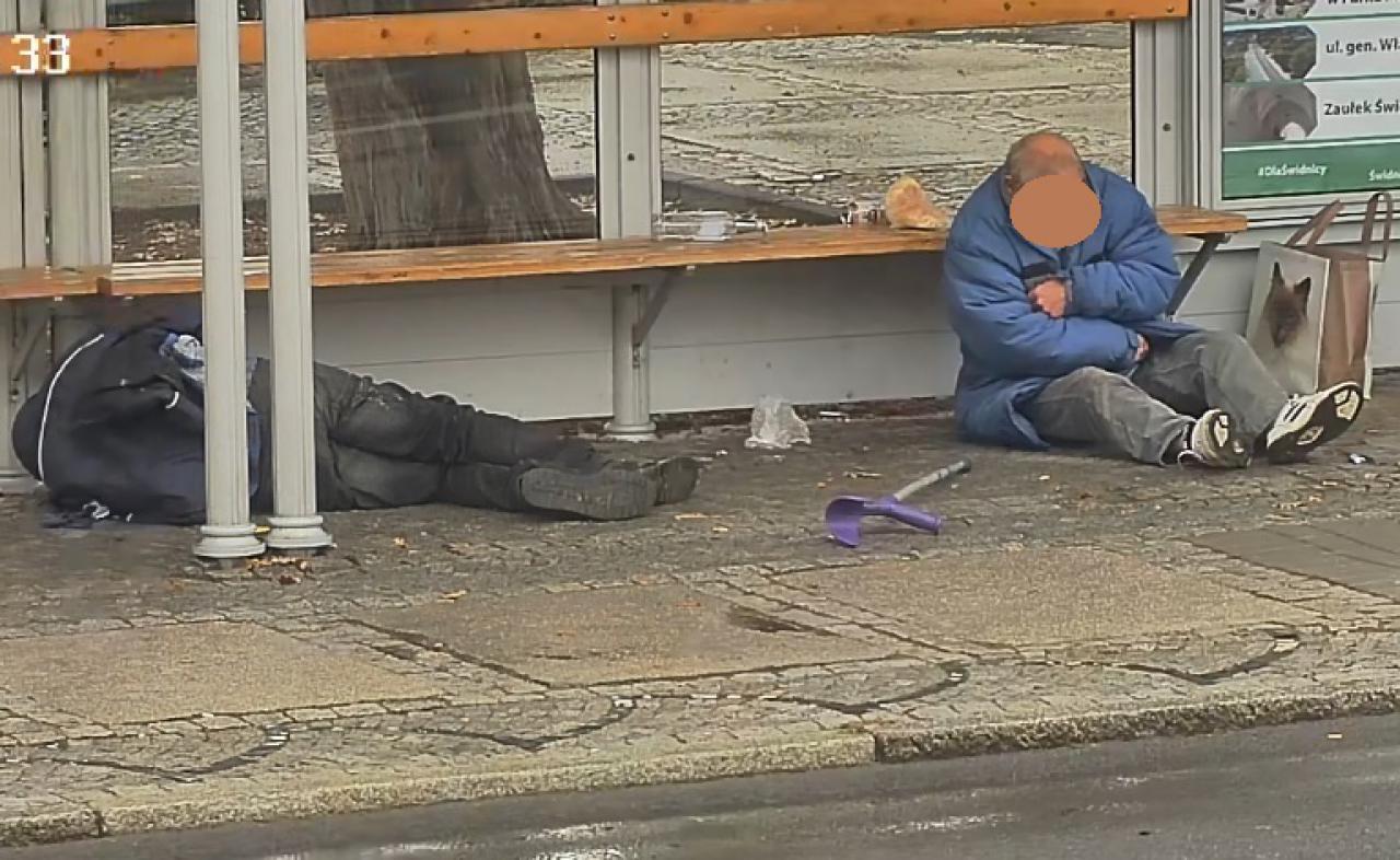 [FOTO] Okradł bezdomnego