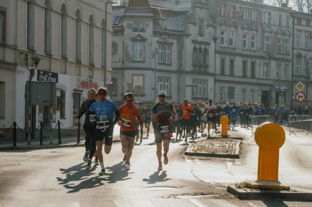 500 biegaczy w Świebodzicach