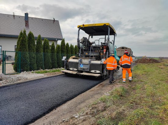 Pierwsza warstwa nawierzchni na ulicy Mickiewicza – utrudnienia w ruchu