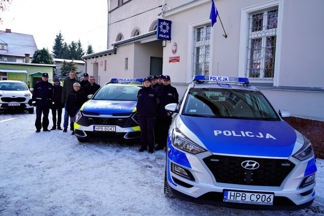 Nowy radiowóz dla policjantów ze Słotwiny