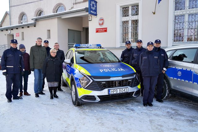 Nowy radiowóz dla policjantów ze Słotwiny