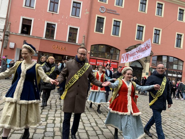  Rozpoczęli odliczanie od matury - XVII Polonez Świdnicki