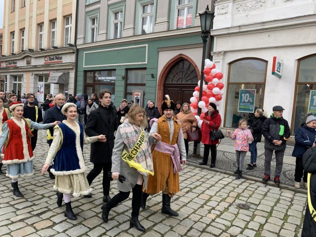  Rozpoczęli odliczanie od matury - XVII Polonez Świdnicki