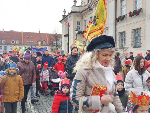 [FOTO] Barwny Orszak Trzech Króli przeszedł przez Świebodzice