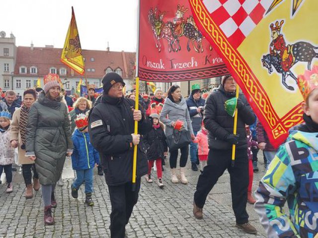 [FOTO] Barwny Orszak Trzech Króli przeszedł przez Świebodzice