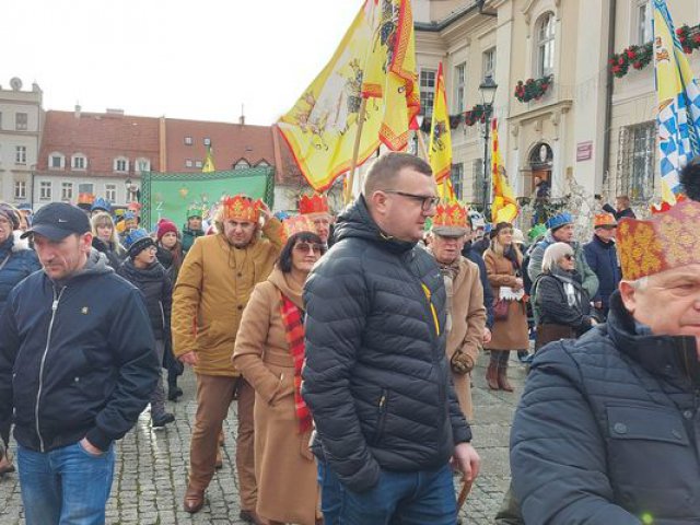 [FOTO] Barwny Orszak Trzech Króli przeszedł przez Świebodzice