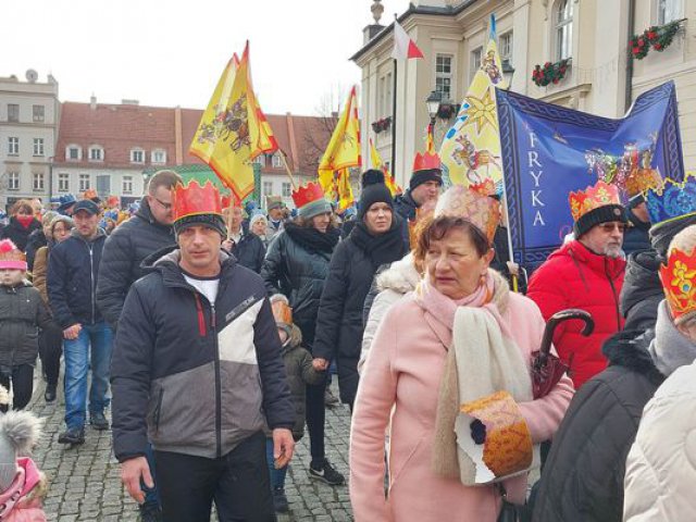 [FOTO] Barwny Orszak Trzech Króli przeszedł przez Świebodzice