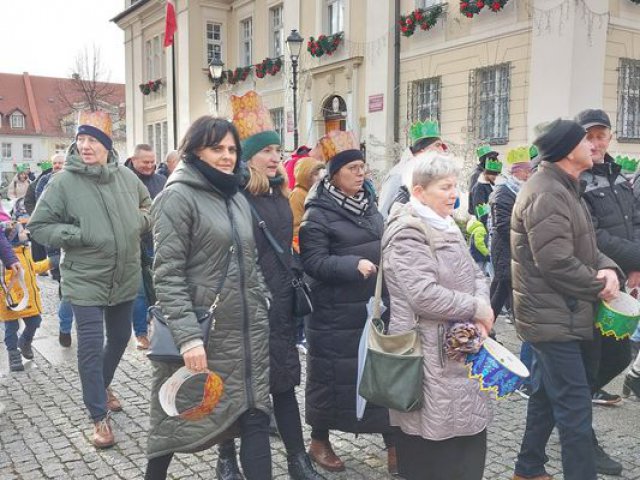 [FOTO] Barwny Orszak Trzech Króli przeszedł przez Świebodzice