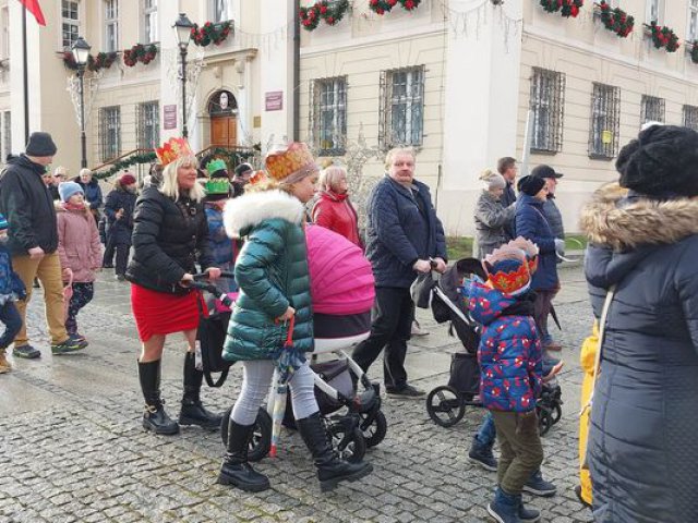 [FOTO] Barwny Orszak Trzech Króli przeszedł przez Świebodzice