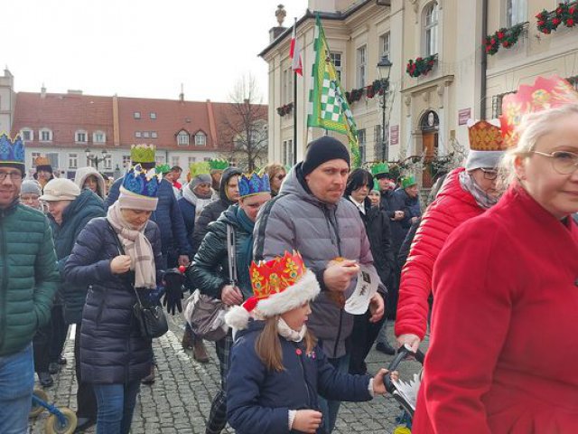 [FOTO] Barwny Orszak Trzech Króli przeszedł przez Świebodzice