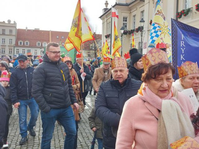 [FOTO] Barwny Orszak Trzech Króli przeszedł przez Świebodzice