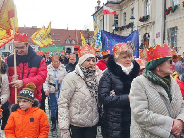 [FOTO] Barwny Orszak Trzech Króli przeszedł przez Świebodzice