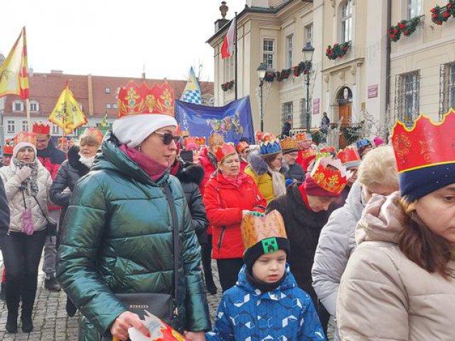 [FOTO] Barwny Orszak Trzech Króli przeszedł przez Świebodzice