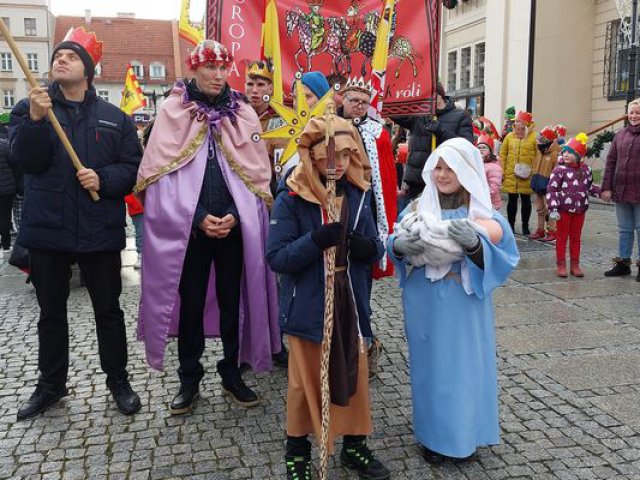 [FOTO] Barwny Orszak Trzech Króli przeszedł przez Świebodzice